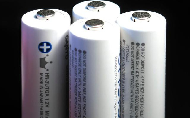 空氣電池研發(fā)駛?cè)肟燔嚨?顛覆性技術(shù)重塑電池制造新格局